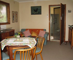 RED ROOSTER HOST FARM - Holiday Sunshine Coast 1