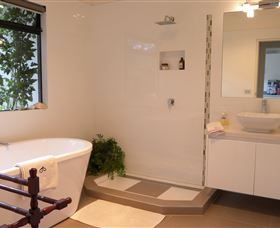 Huon Valley Eco Wilderness Retreat - Holiday Sunshine Coast 3