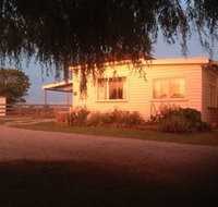 Fairview Bed and Breakfast Cottage - Sunshine Coast Tourism