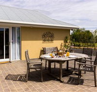Taras Richmond Farmstay - Sunshine Coast Tourism