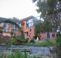 Alexanders Airport Accommodation - Sunshine Coast Tourism