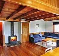 Lake St Clair Lodge - Sunshine Coast Tourism