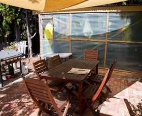 Waterside Accommodation - Derwent Vista - Holiday Sunshine Coast 4