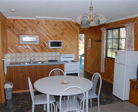 Paradise Cottage - Sunshine Coast Tourism 3