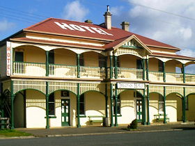 Imperial Hotel - Holiday Sunshine Coast 0