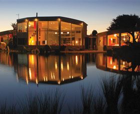 Eagles Nest Retreat - Holiday Sunshine Coast 0