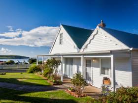 Abbey's Cottage - Holiday Sunshine Coast 0
