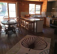 Mole Creek Holiday Village - Holiday Sunshine Coast