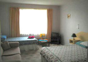 Central Court Motel - Holiday Sunshine Coast 0