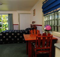 Crays Accommodation - Innes Street - Sunshine Coast Tourism