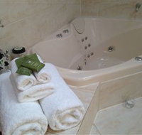 Ellie's Cottage Collection - Ellie's Spa Cottage - Sunshine Coast Tourism