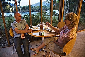 Tullah Lakeside Lodge - Sunshine Coast Tourism 1