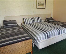 Ross Caravan Park & Heritage Cabins - Sunshine Coast Tourism 3