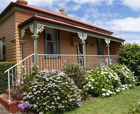Kenya Cottage - Holiday Sunshine Coast 0