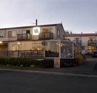 Amos House and Swansea Ocean Villas - Sunshine Coast Tourism