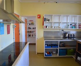 Tasman Backpackers - Sunshine Coast Tourism 1