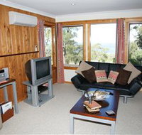 Bed in the Treetops - Sunshine Coast Tourism