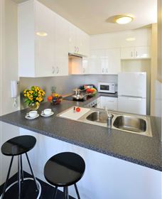 Metro Apartments On Darling Harbour - Holiday Sunshine Coast 2