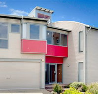 Phillip Island Waterfront House - Sunshine Coast Tourism