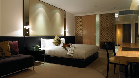 Royce Hotel - Sunshine Coast Tourism 1