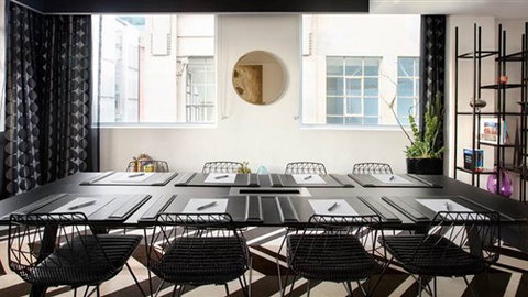 Adelphi Hotel - Sunshine Coast Tourism 3