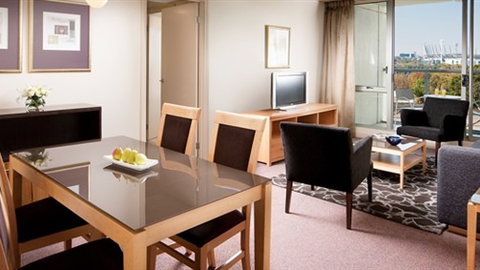 Quay West Suites Melbourne - Sunshine Coast Tourism 3