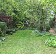 Finches of Beechworth - Sunshine Coast Tourism