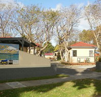 Kickback Cottages - Sunshine Coast Tourism