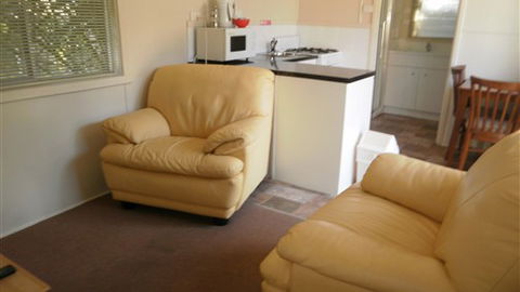 Kickback Cottages - Sunshine Coast Tourism 5
