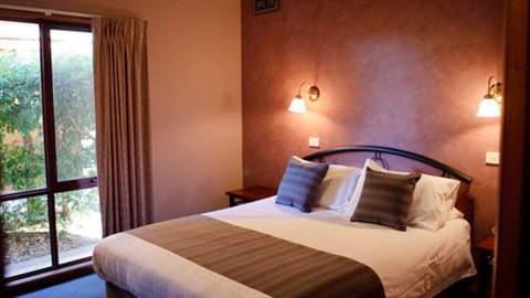 Perricoota Vines Retreat Echuca Moama - Sunshine Coast Tourism 3