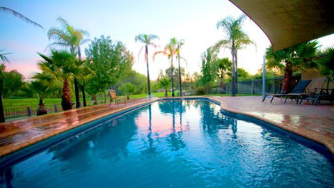 Perricoota Vines Retreat Echuca Moama - Sunshine Coast Tourism 1