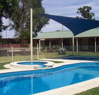 Carn Court Holiday Apartments - Holiday Sunshine Coast