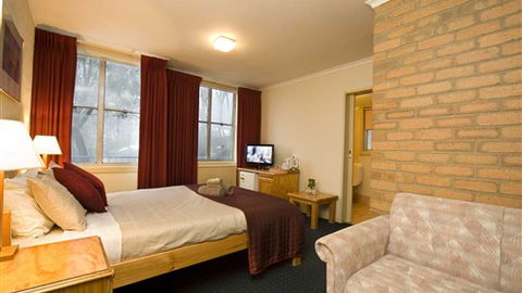 Attunga Alpine Lodge And Apartments - Holiday Sunshine Coast 1