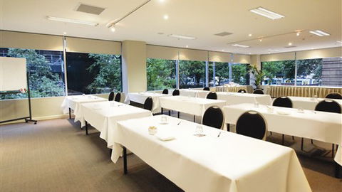 Oaks On Market - Sunshine Coast Tourism 1