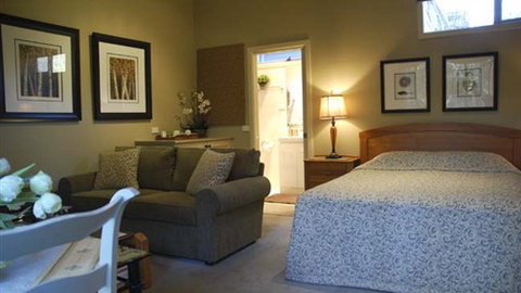 Treetops Bed And Breakfast - Holiday Sunshine Coast 1