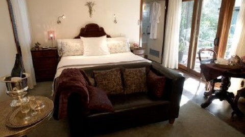 Forlonge Bed & Breakfast - Sunshine Coast Tourism 1