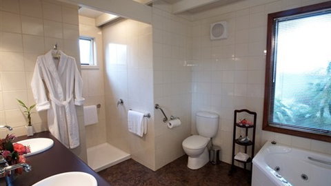 Forlonge Bed & Breakfast - Sunshine Coast Tourism 2