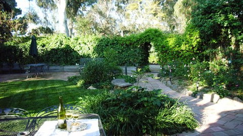 Forlonge Bed & Breakfast - Sunshine Coast Tourism 8