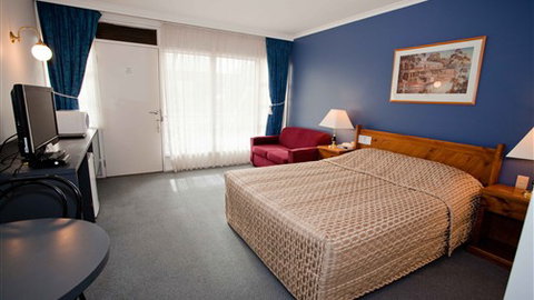 Riverboat Lodge Motor Inn - Sunshine Coast Tourism 1