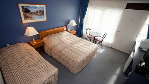 Riverboat Lodge Motor Inn - Sunshine Coast Tourism 0