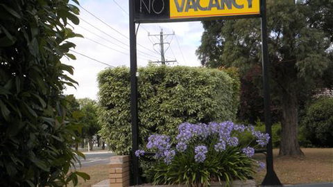 Alfred Motor Inn - Holiday Sunshine Coast 3