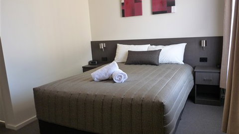 Loddon River Motel - Sunshine Coast Tourism 1