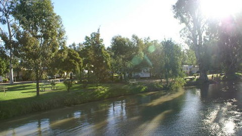 Numurkah Caravan Park - Sunshine Coast Tourism 3