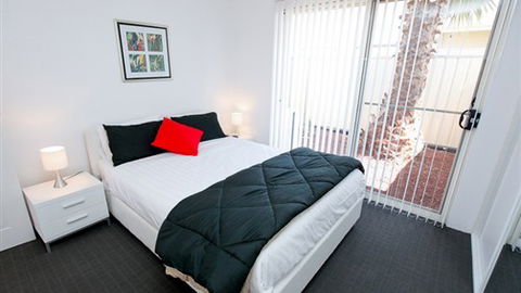 112 Olive Apartments - Holiday Sunshine Coast 1