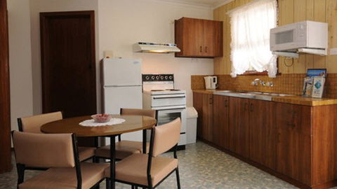 Sandpiper Holiday Apartments - Sunshine Coast Tourism 0