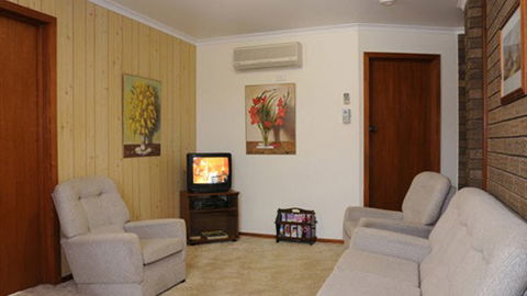 Sandpiper Holiday Apartments - Sunshine Coast Tourism 1