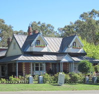 Magnolia Mansfield - Sunshine Coast Tourism