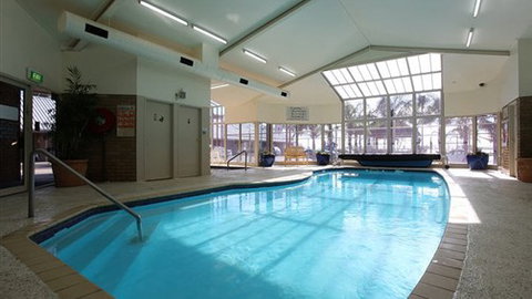 Lake Edge Resort - Sunshine Coast Tourism 0