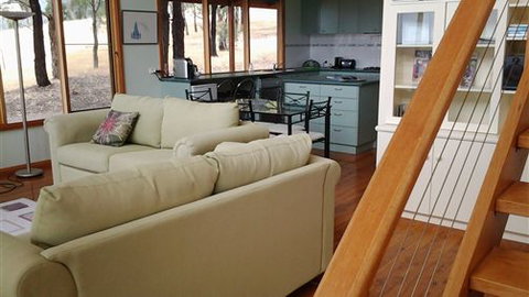 Rotherlea Lodge - Sunshine Coast Tourism 7