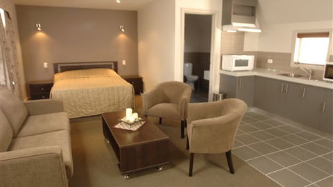 Seymours On Lydiard - Holiday Sunshine Coast 0